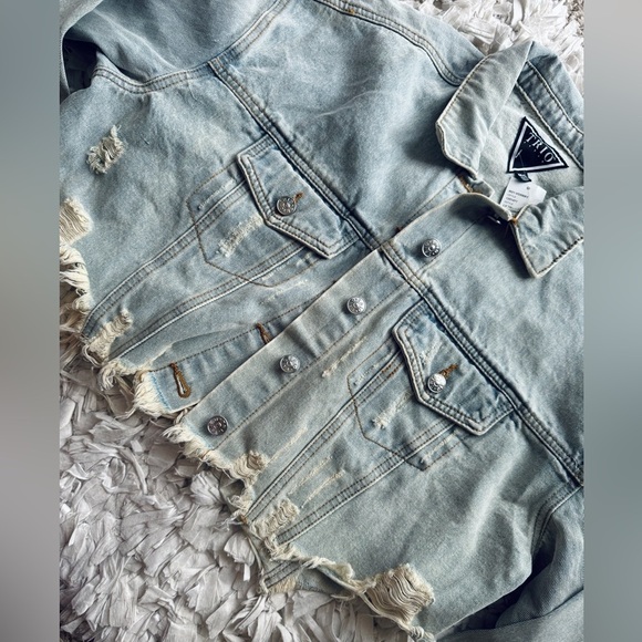 NWT VEGAS BABY Crop Light Denim Jacket Size M/L - Picture 9 of 10